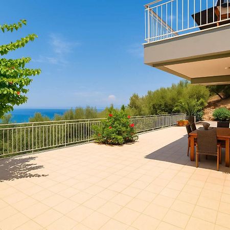 Villa Aigli Fully Equipped Getaway - Seaview Lux Retreat Kalamata Esterno foto