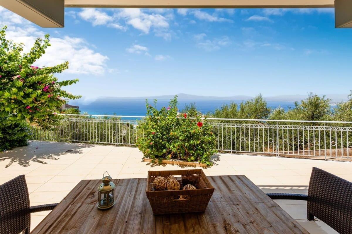 Villa Aigli Fully Equipped Getaway - Seaview Lux Retreat Kalamata Esterno foto