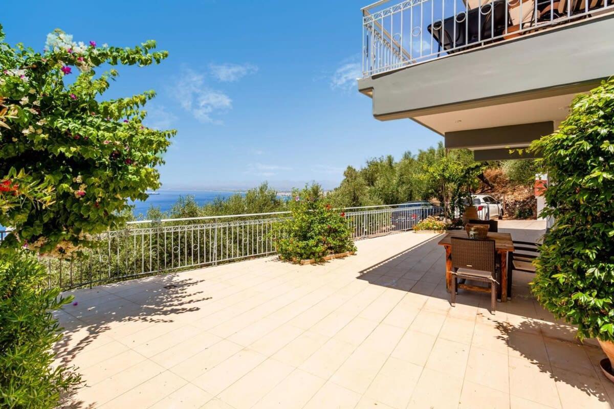 Villa Aigli Fully Equipped Getaway - Seaview Lux Retreat Kalamata Esterno foto